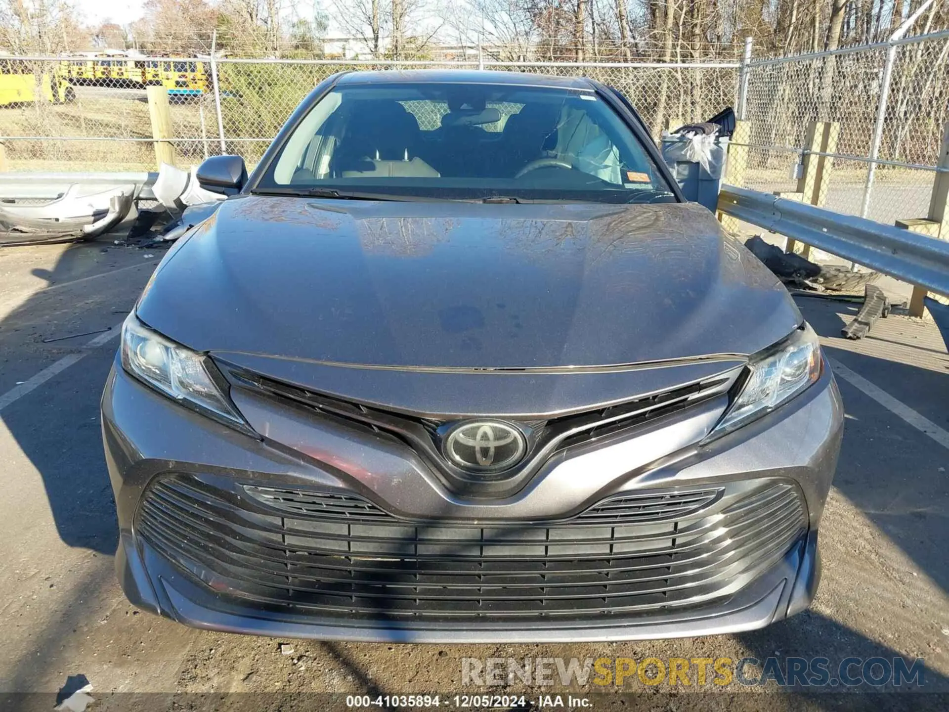 12 Фотография поврежденного автомобиля 4T1B11HK3KU820677 TOYOTA CAMRY 2019