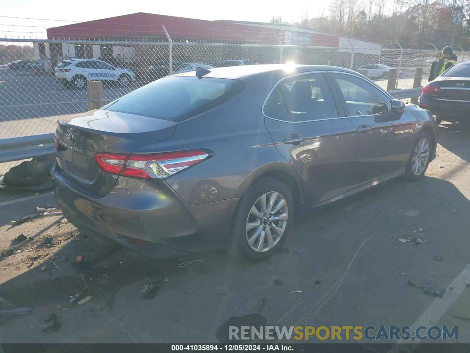 4 Фотография поврежденного автомобиля 4T1B11HK3KU820677 TOYOTA CAMRY 2019