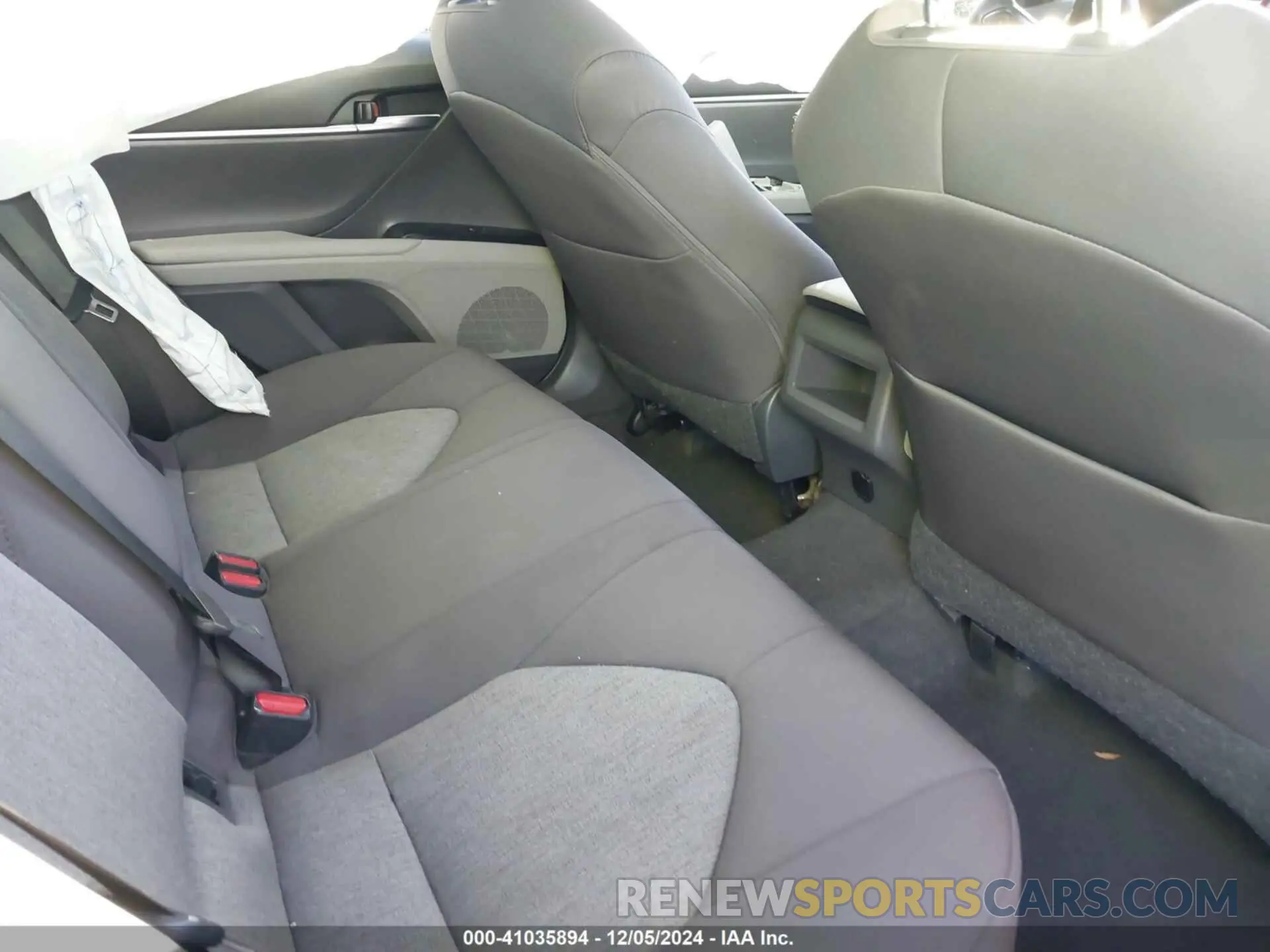 8 Фотография поврежденного автомобиля 4T1B11HK3KU820677 TOYOTA CAMRY 2019