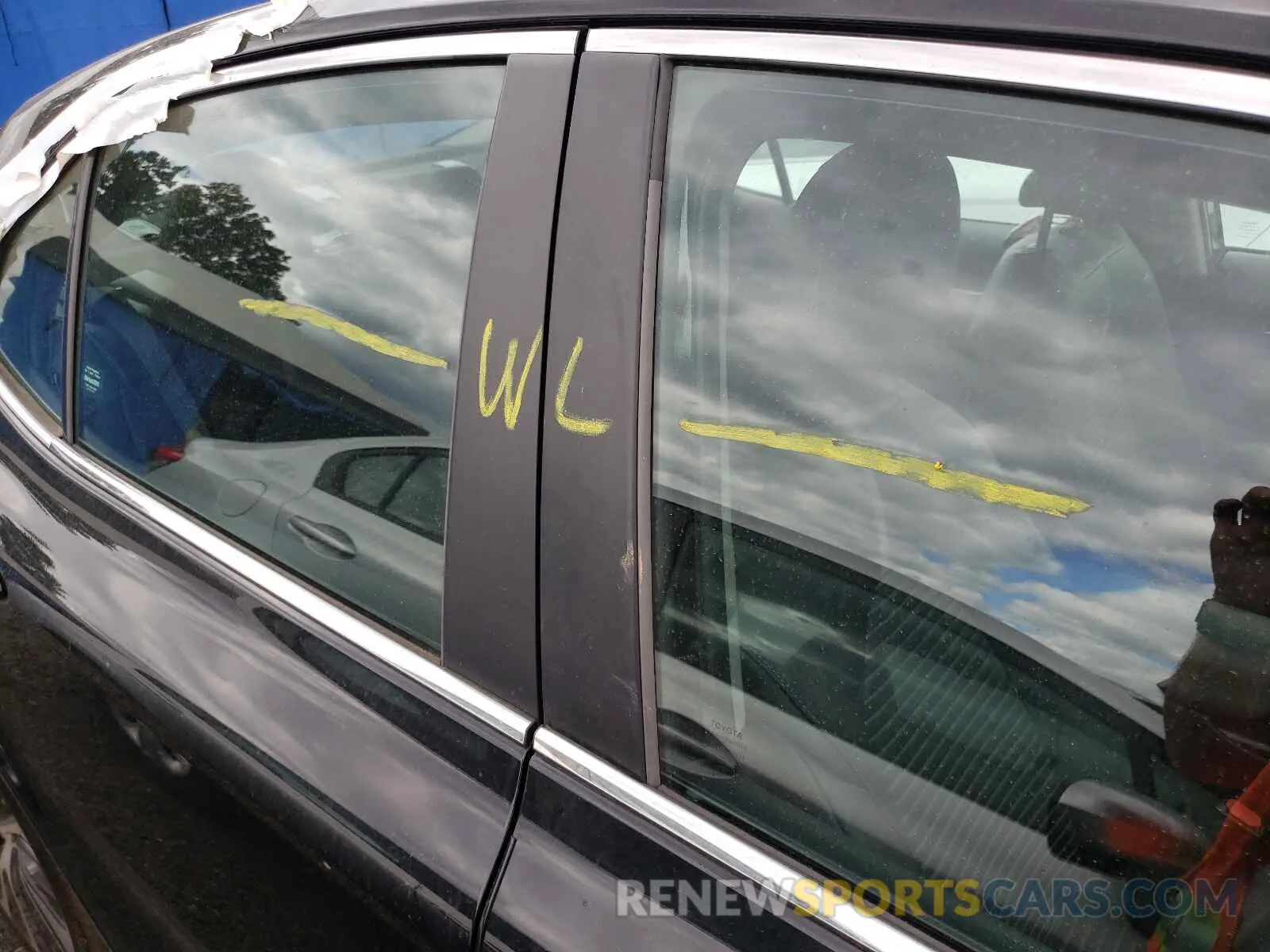 9 Photograph of a damaged car 4T1B11HK3KU822753 TOYOTA CAMRY 2019