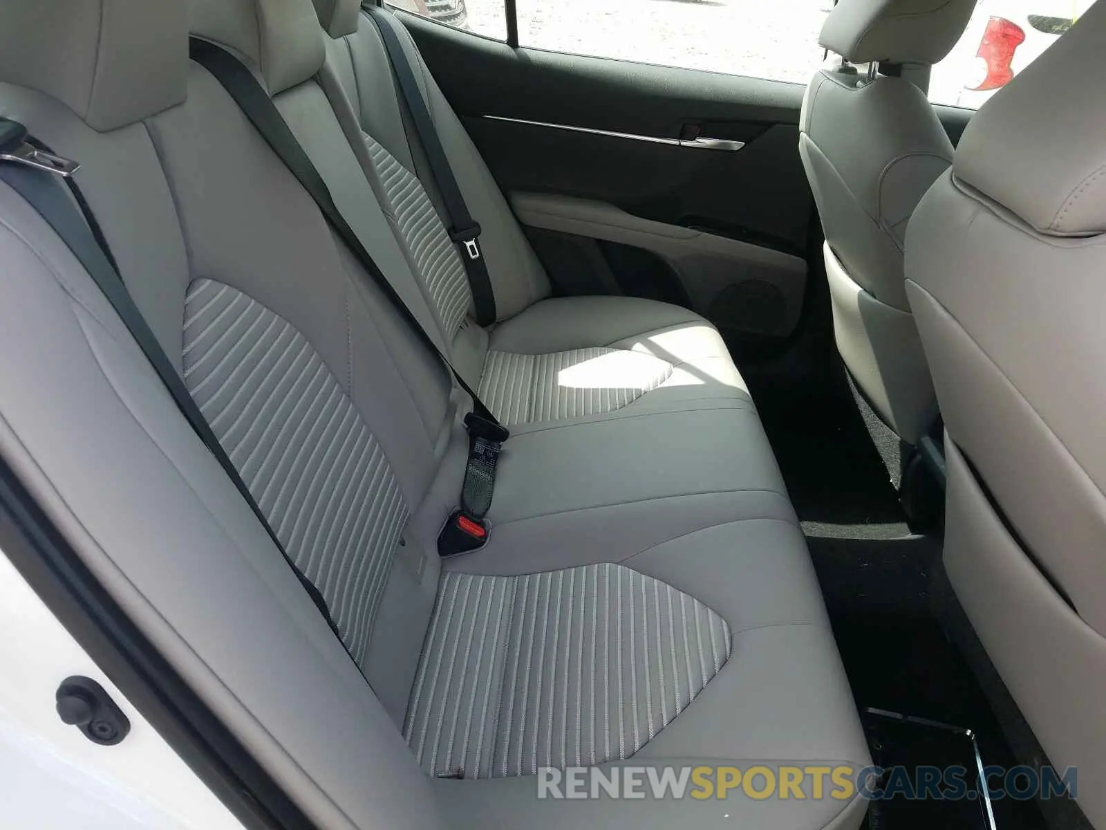 6 Photograph of a damaged car 4T1B11HK3KU828827 TOYOTA CAMRY 2019