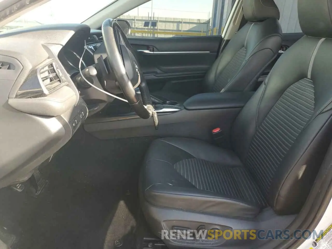 7 Фотография поврежденного автомобиля 4T1B11HK3KU832439 TOYOTA CAMRY 2019