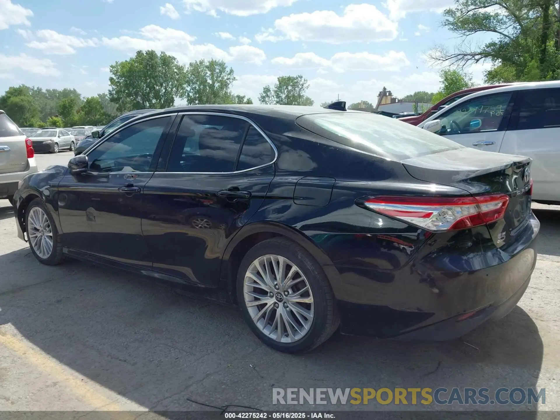 3 Photograph of a damaged car 4T1B11HK4KU159810 TOYOTA CAMRY 2019
