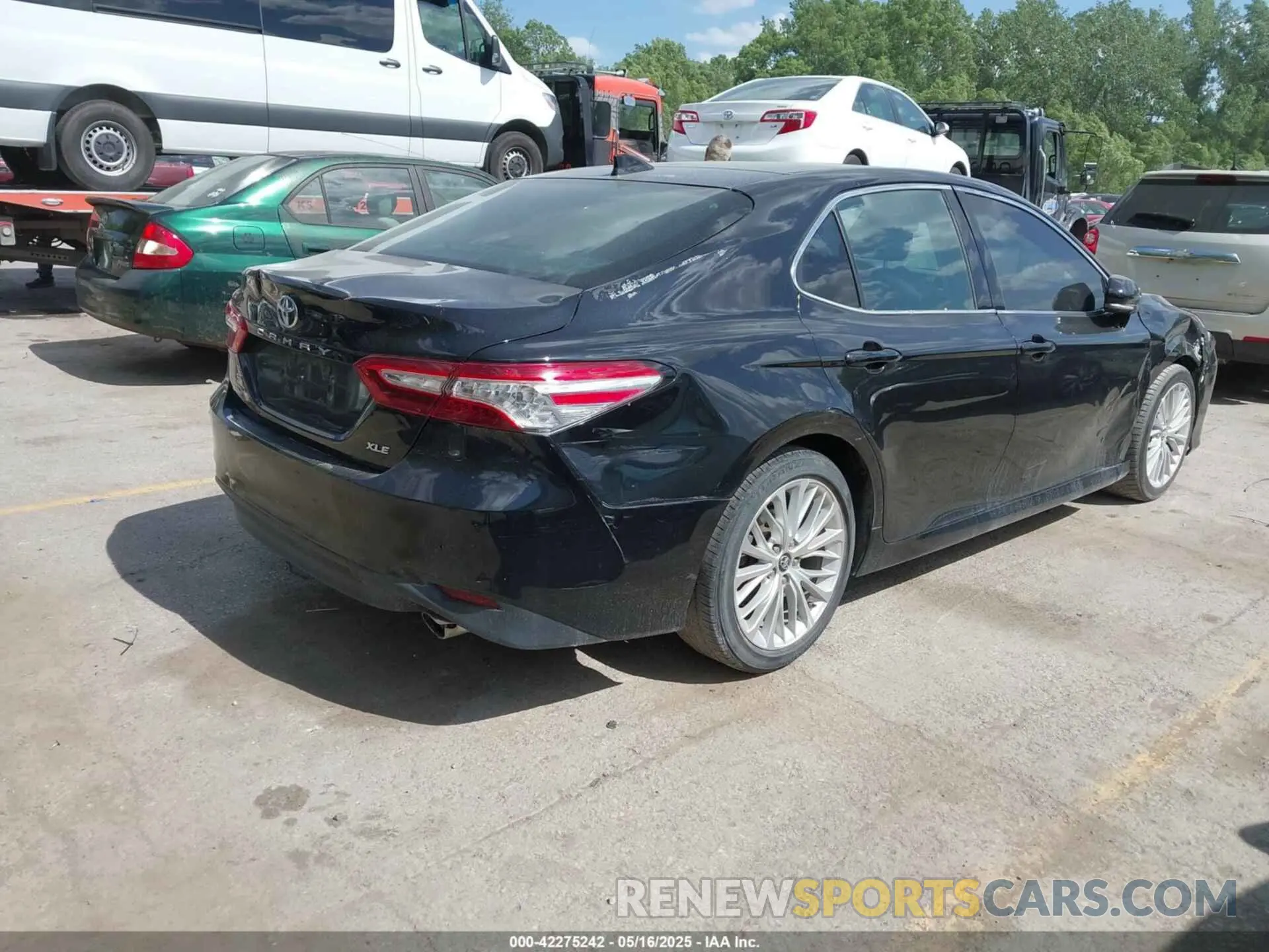 4 Photograph of a damaged car 4T1B11HK4KU159810 TOYOTA CAMRY 2019