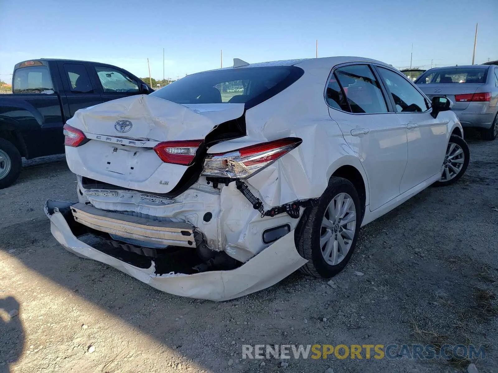 4 Photograph of a damaged car 4T1B11HK4KU162013 TOYOTA CAMRY 2019