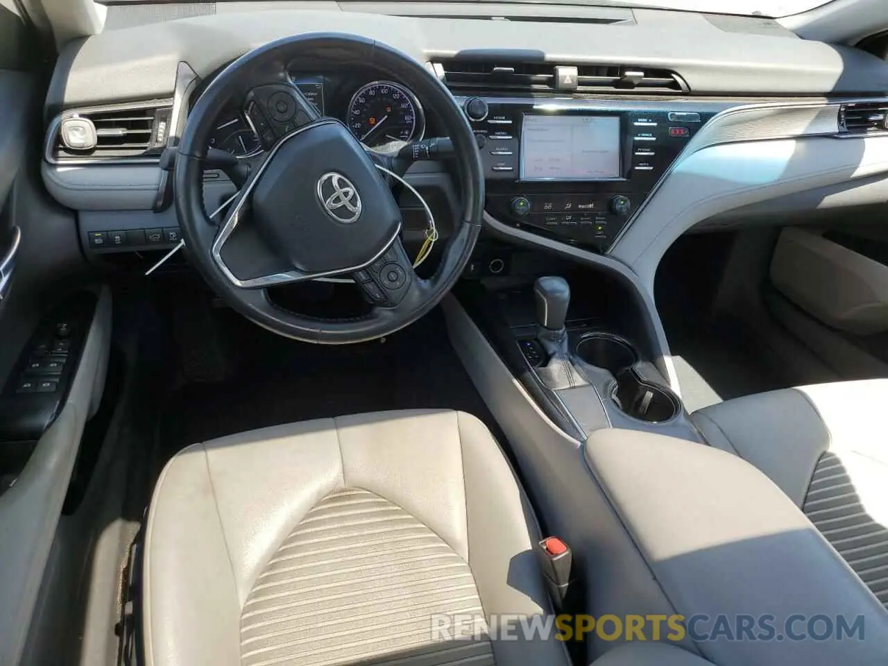 8 Photograph of a damaged car 4T1B11HK4KU163128 TOYOTA CAMRY 2019