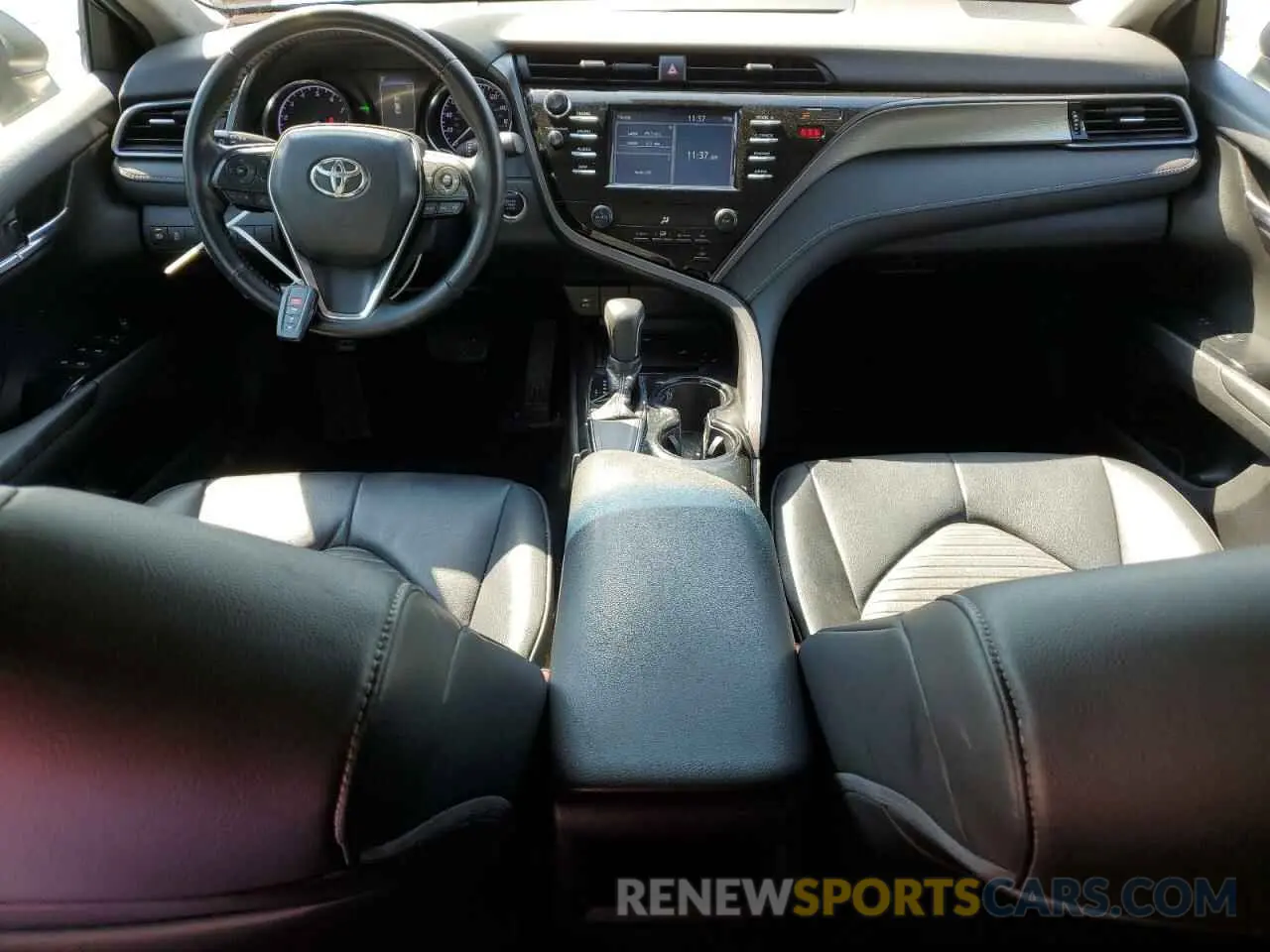 8 Photograph of a damaged car 4T1B11HK4KU166031 TOYOTA CAMRY 2019