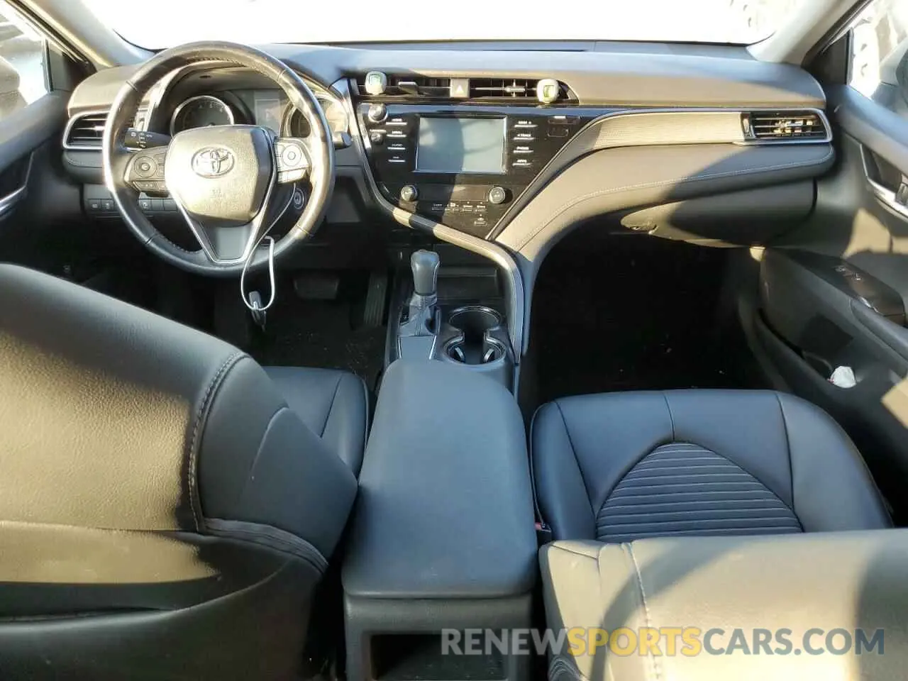 8 Фотография поврежденного автомобиля 4T1B11HK4KU168474 TOYOTA CAMRY 2019