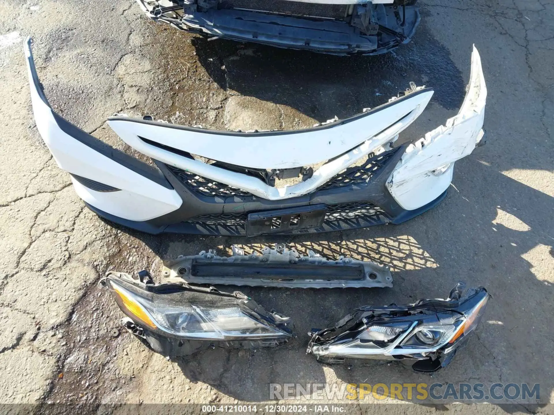 12 Photograph of a damaged car 4T1B11HK4KU169642 TOYOTA CAMRY 2019