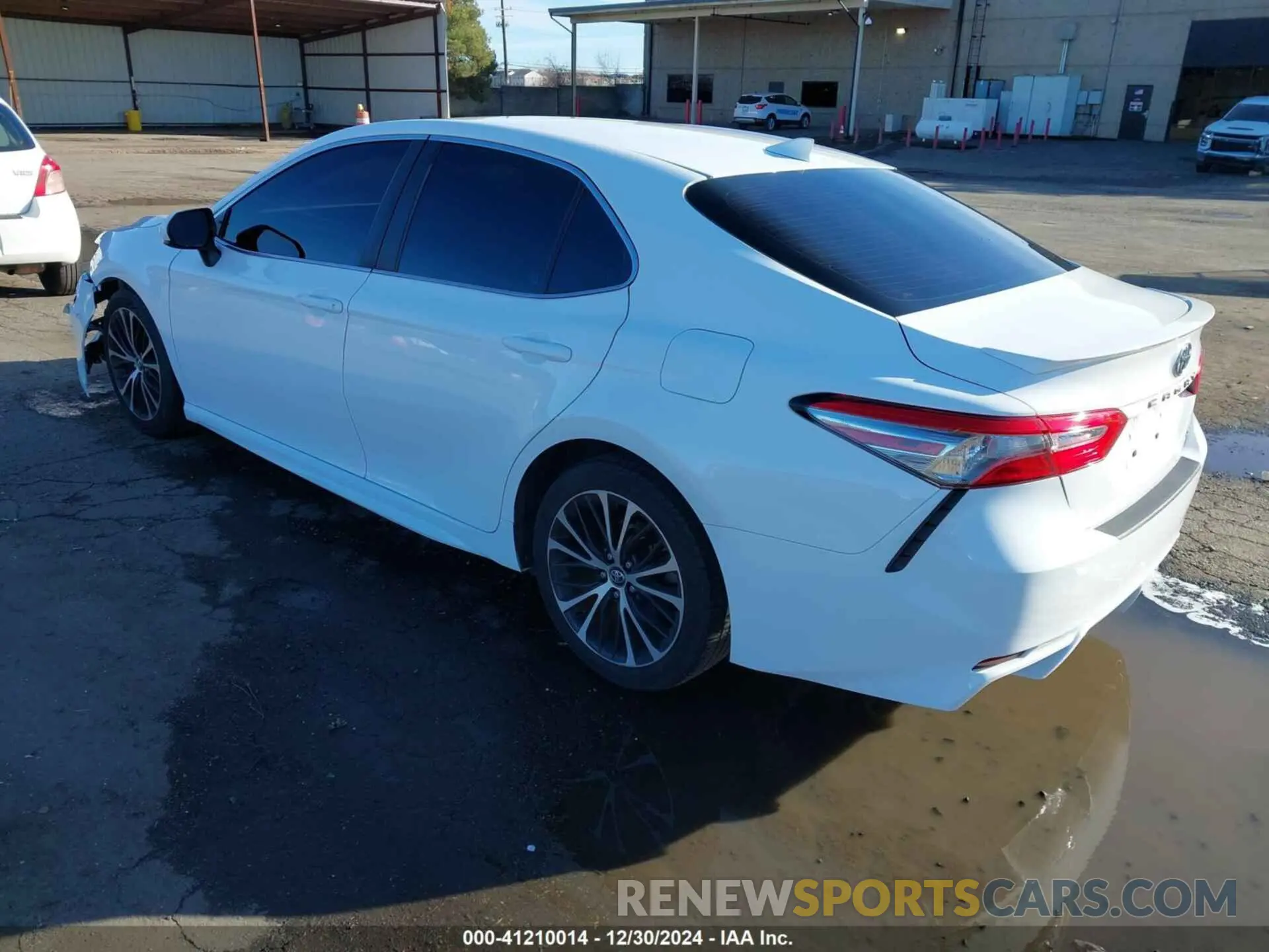 3 Photograph of a damaged car 4T1B11HK4KU169642 TOYOTA CAMRY 2019