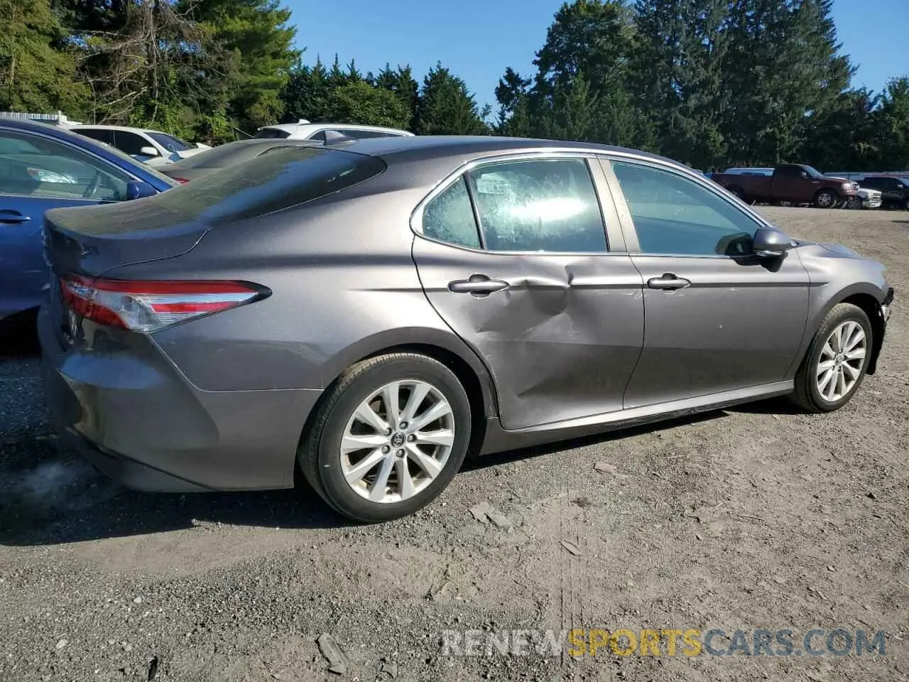 3 Фотография поврежденного автомобиля 4T1B11HK4KU178891 TOYOTA CAMRY 2019