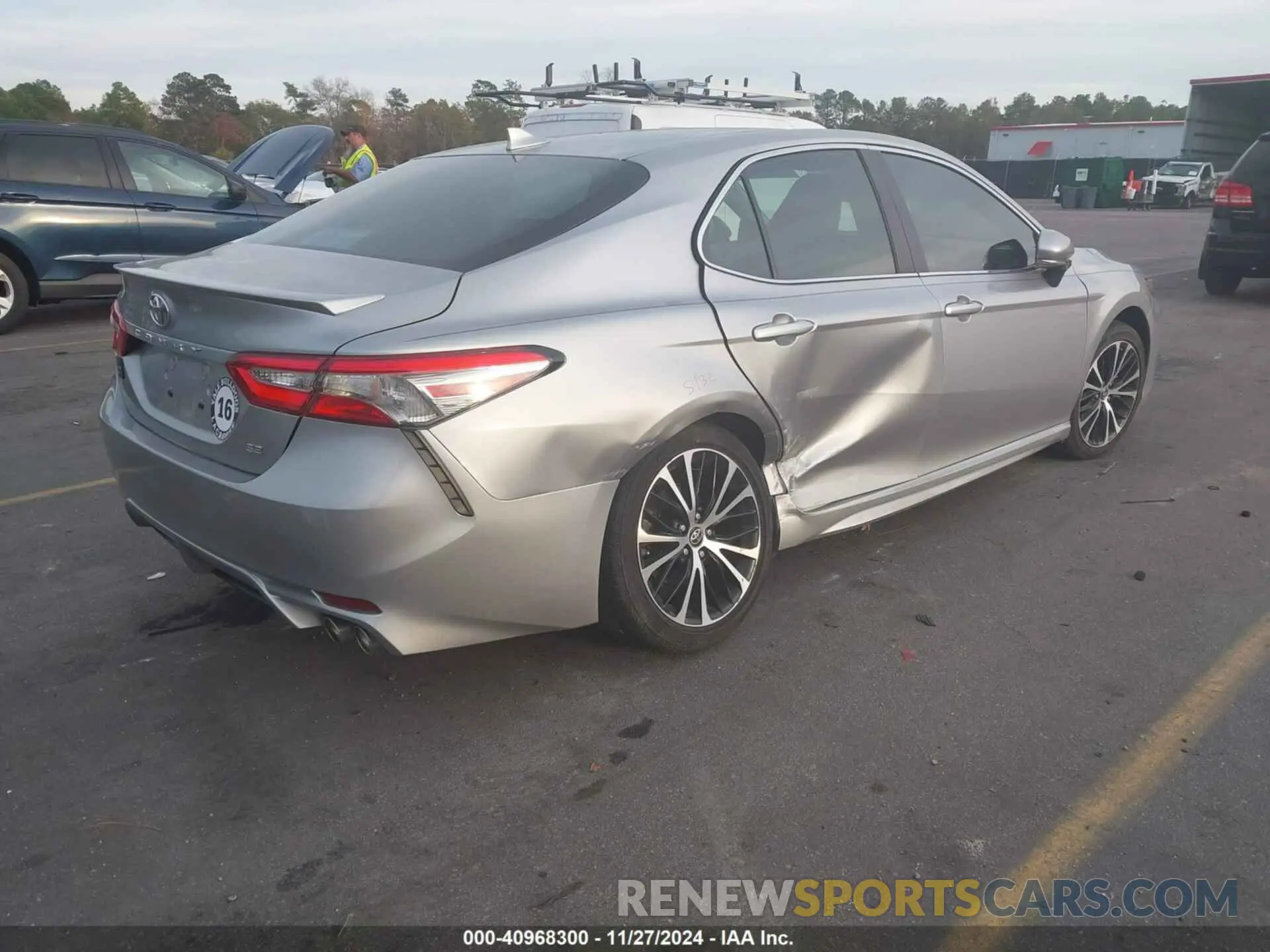 4 Photograph of a damaged car 4T1B11HK4KU180124 TOYOTA CAMRY 2019