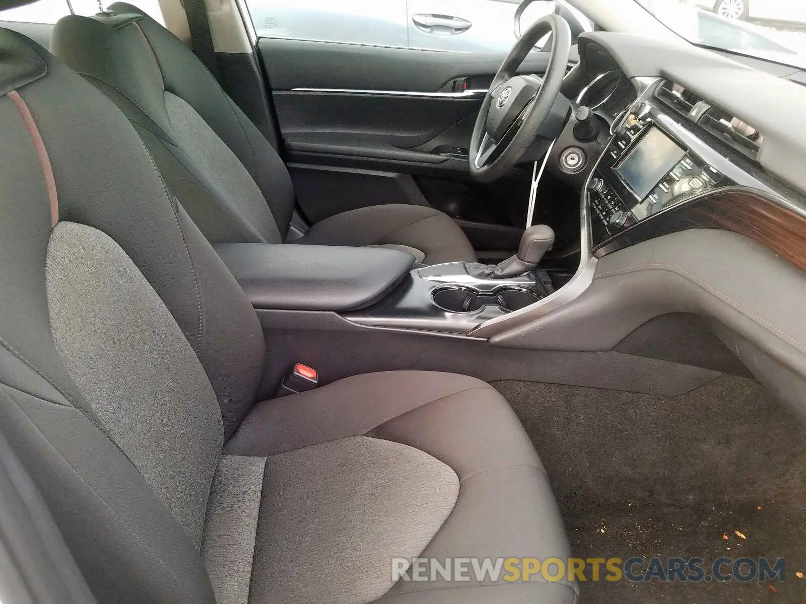 5 Photograph of a damaged car 4T1B11HK4KU185825 TOYOTA CAMRY 2019