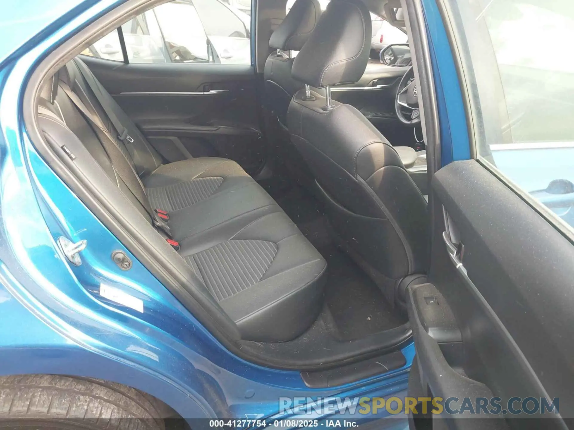 8 Photograph of a damaged car 4T1B11HK4KU190183 TOYOTA CAMRY 2019