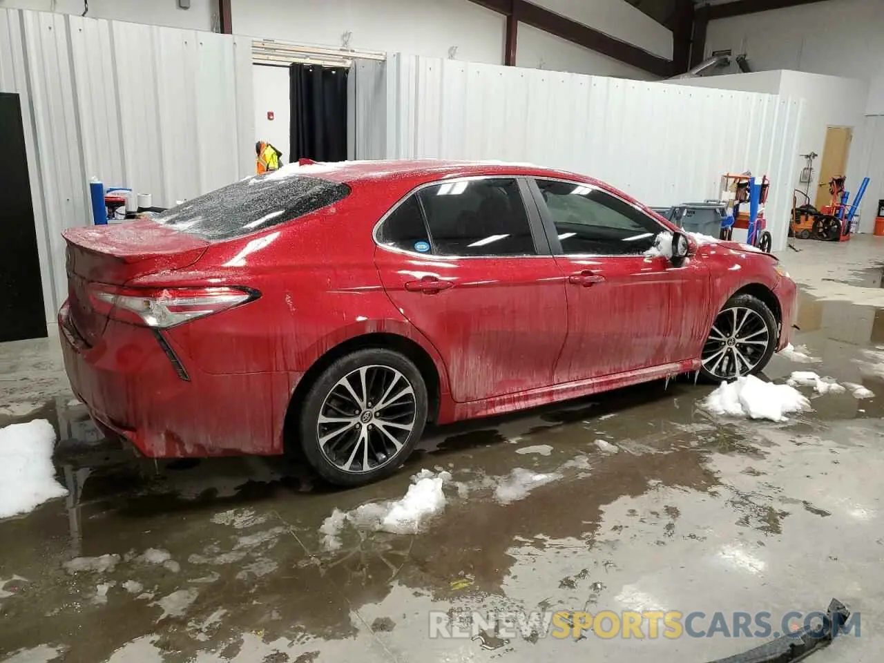 3 Фотография поврежденного автомобиля 4T1B11HK4KU194637 TOYOTA CAMRY 2019
