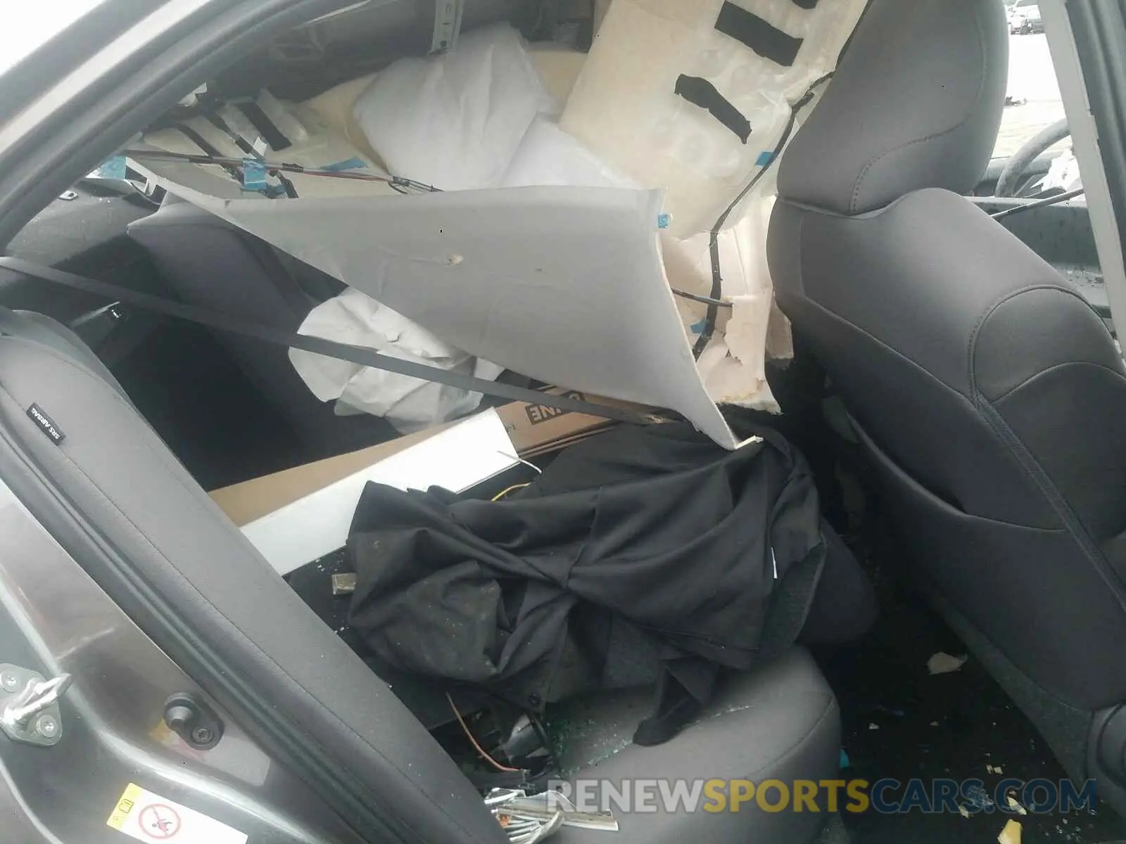 6 Photograph of a damaged car 4T1B11HK4KU195898 TOYOTA CAMRY 2019