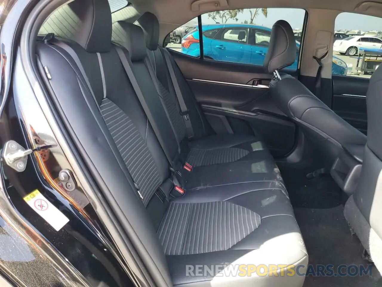 10 Photograph of a damaged car 4T1B11HK4KU197067 TOYOTA CAMRY 2019
