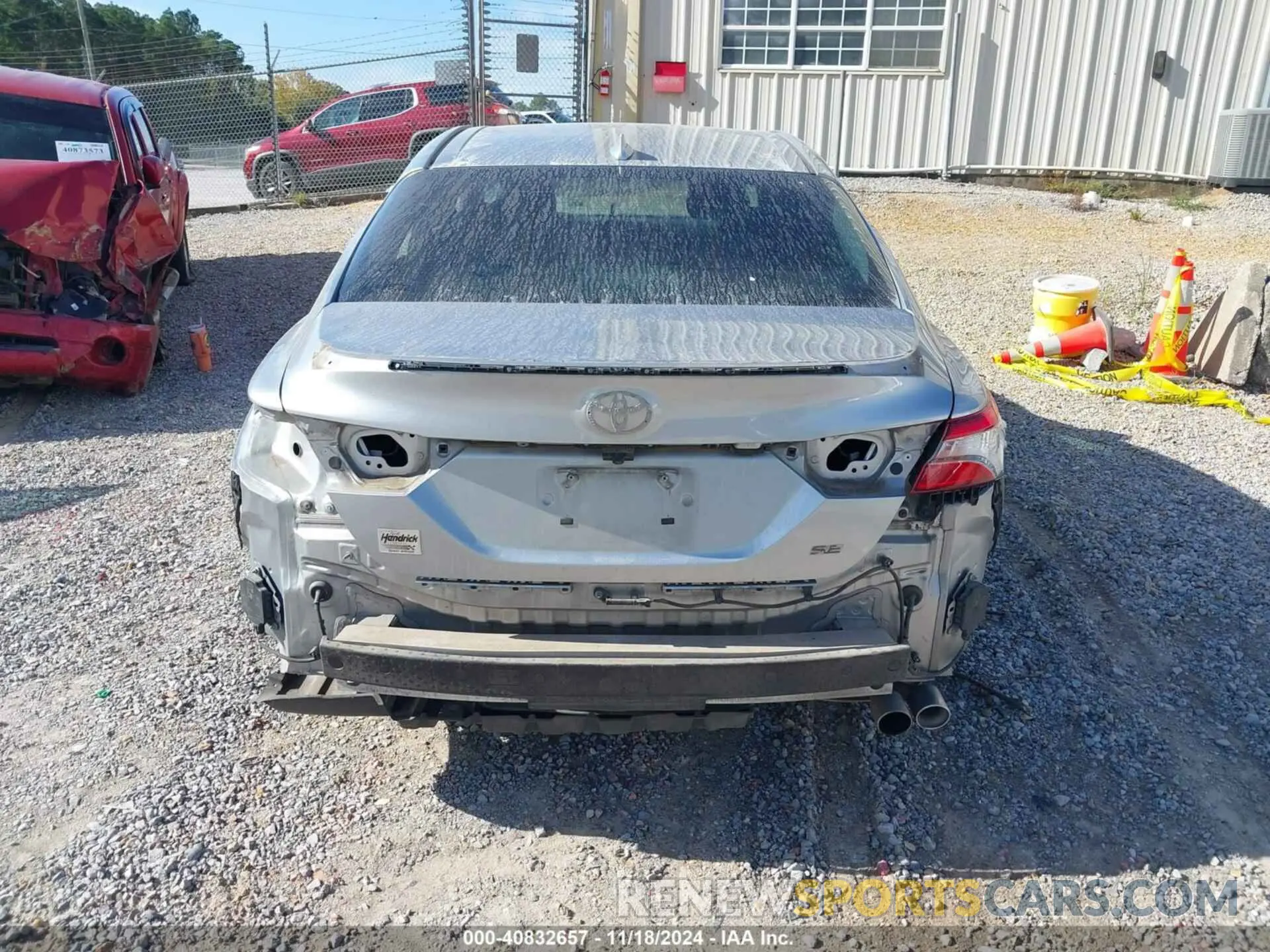 17 Фотография поврежденного автомобиля 4T1B11HK4KU208004 TOYOTA CAMRY 2019
