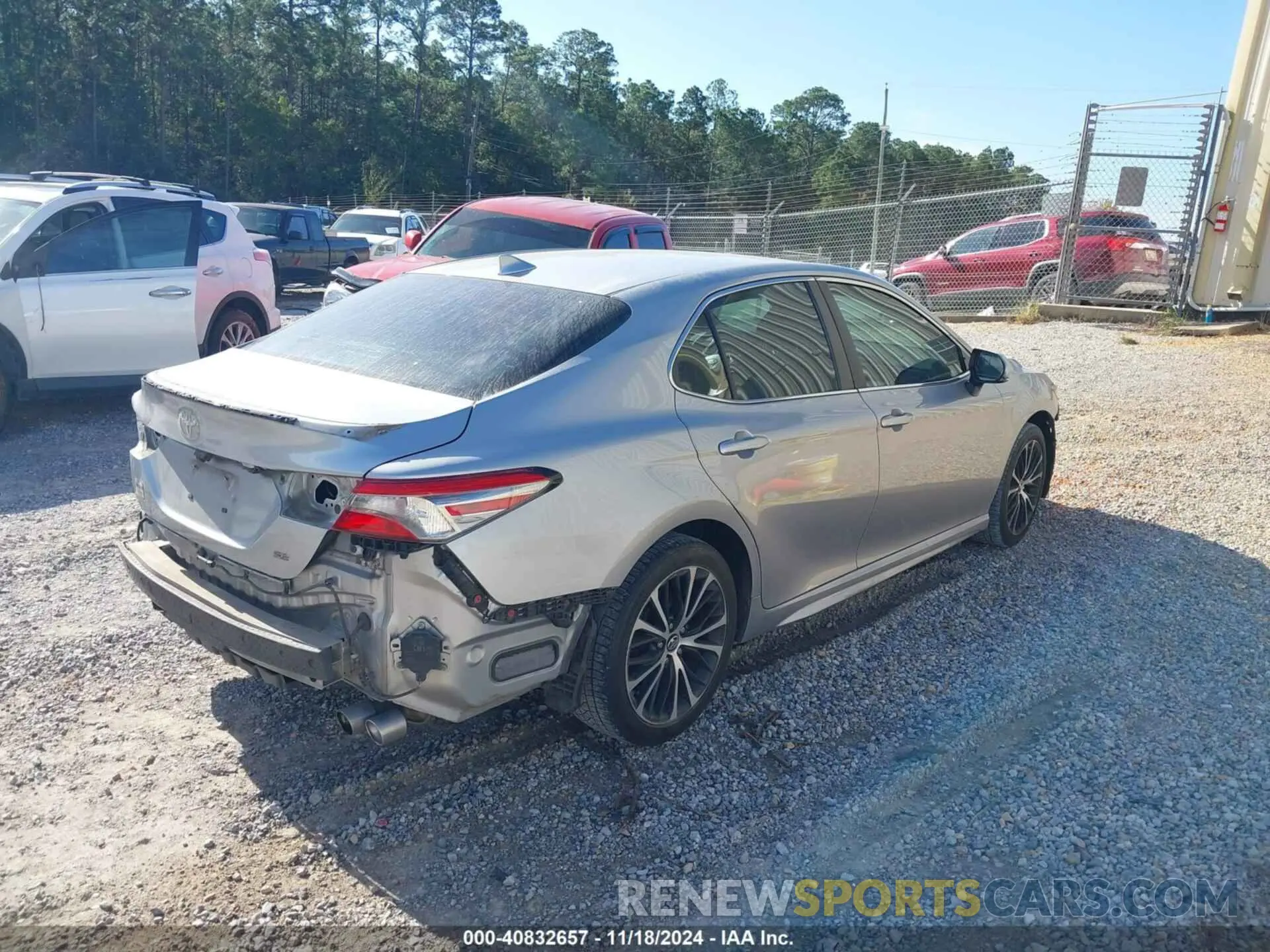 4 Фотография поврежденного автомобиля 4T1B11HK4KU208004 TOYOTA CAMRY 2019