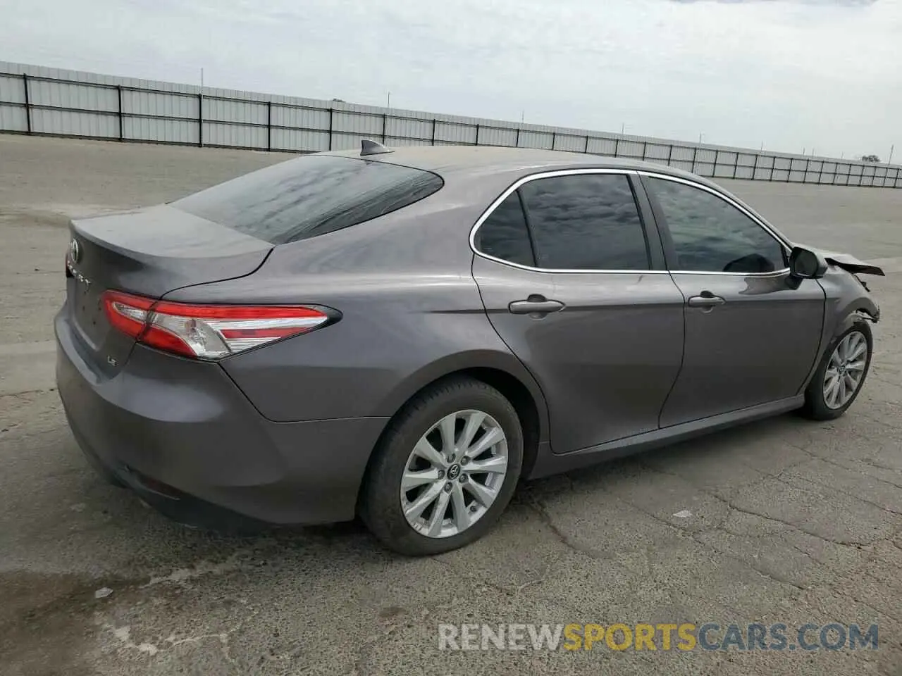 3 Фотография поврежденного автомобиля 4T1B11HK4KU211078 TOYOTA CAMRY 2019