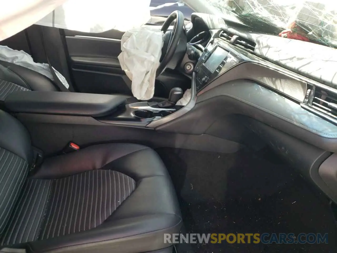 5 Photograph of a damaged car 4T1B11HK4KU229189 TOYOTA CAMRY 2019