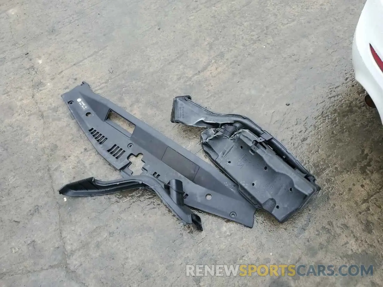 12 Photograph of a damaged car 4T1B11HK4KU254190 TOYOTA CAMRY 2019