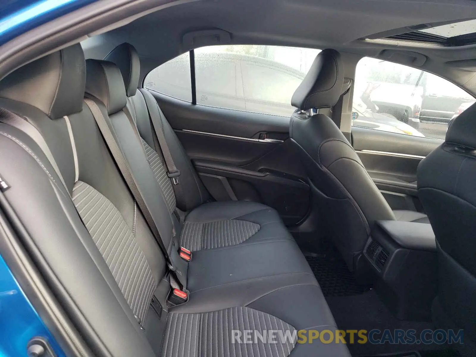 6 Фотография поврежденного автомобиля 4T1B11HK4KU257218 TOYOTA CAMRY 2019