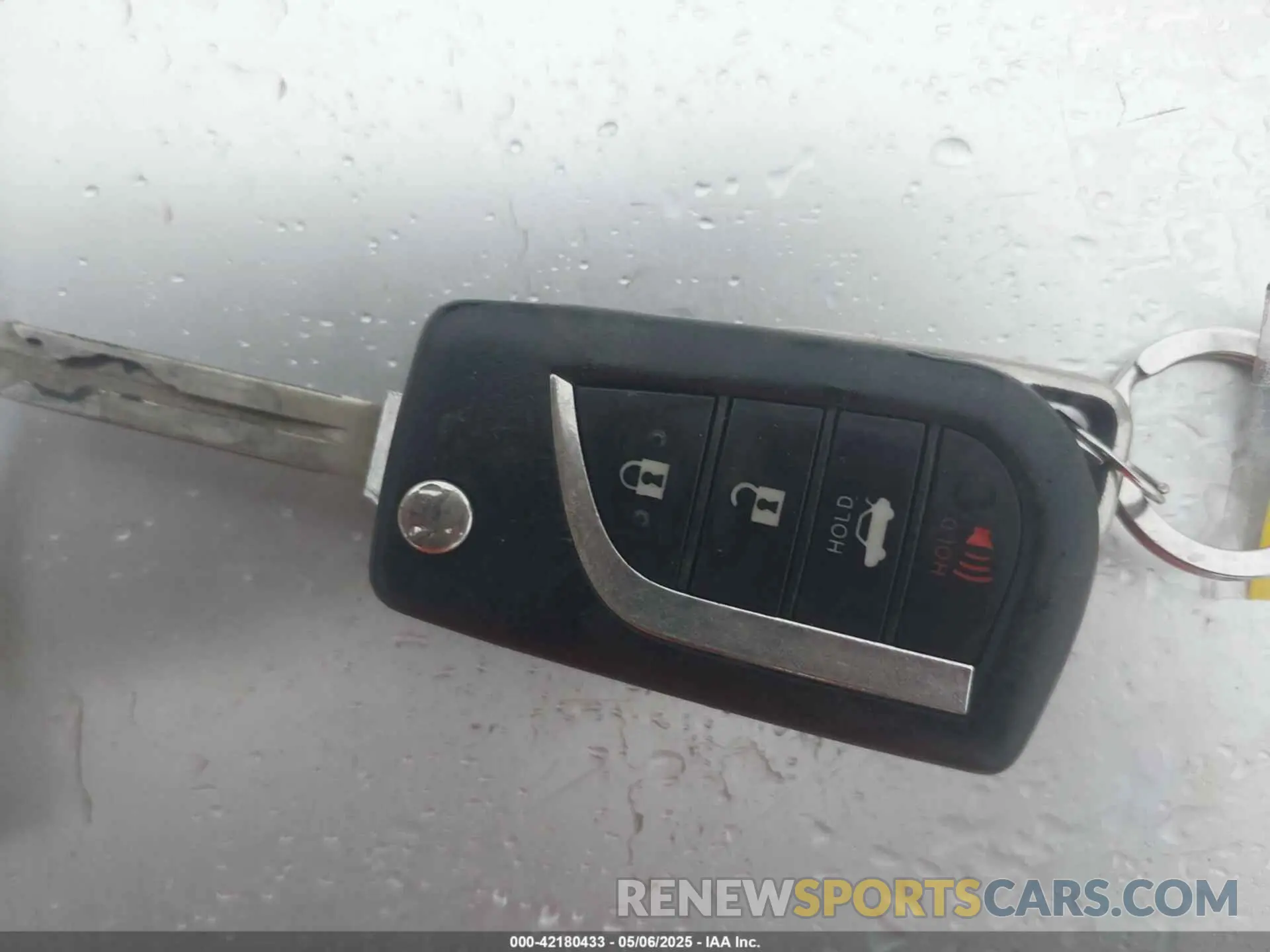 11 Фотография поврежденного автомобиля 4T1B11HK4KU268400 TOYOTA CAMRY 2019