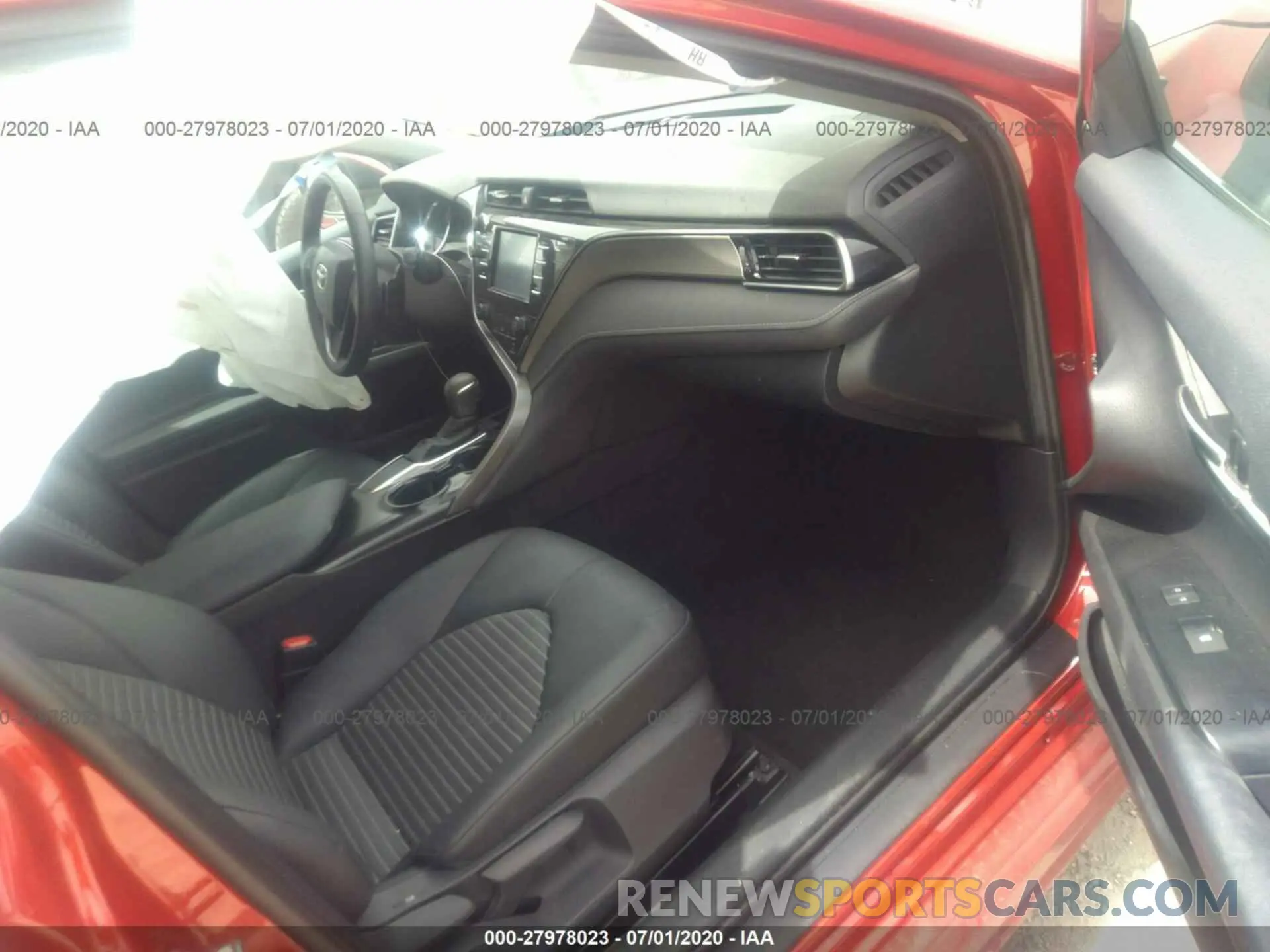 5 Photograph of a damaged car 4T1B11HK4KU284662 TOYOTA CAMRY 2019