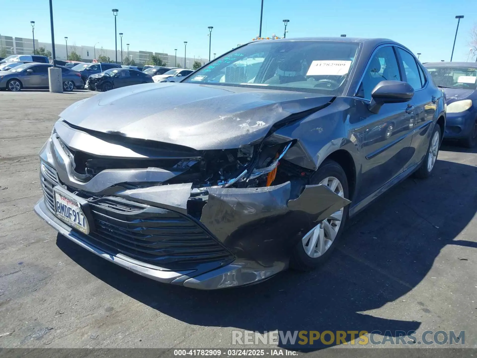 2 Фотография поврежденного автомобиля 4T1B11HK4KU288503 TOYOTA CAMRY 2019