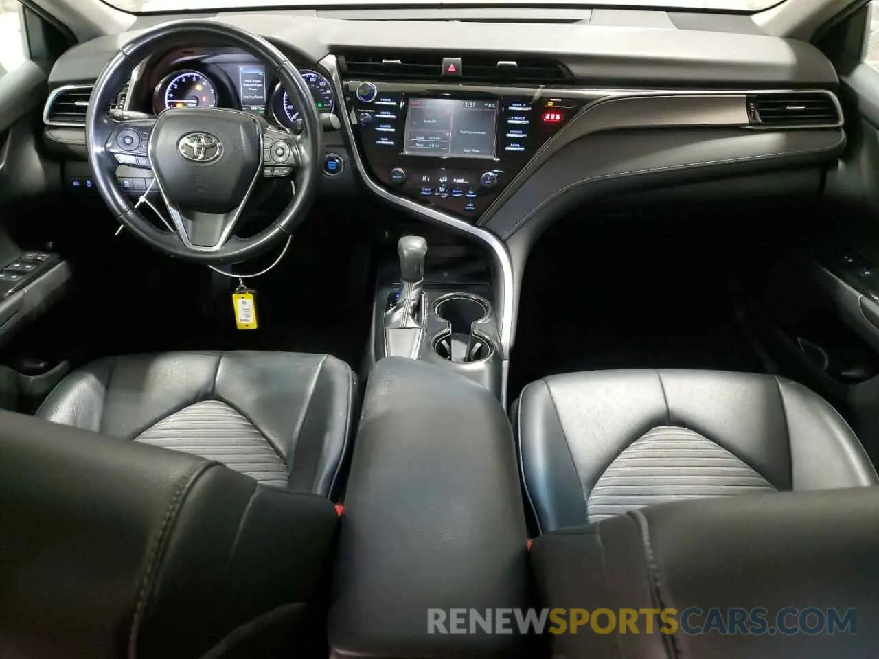 8 Photograph of a damaged car 4T1B11HK4KU680896 TOYOTA CAMRY 2019