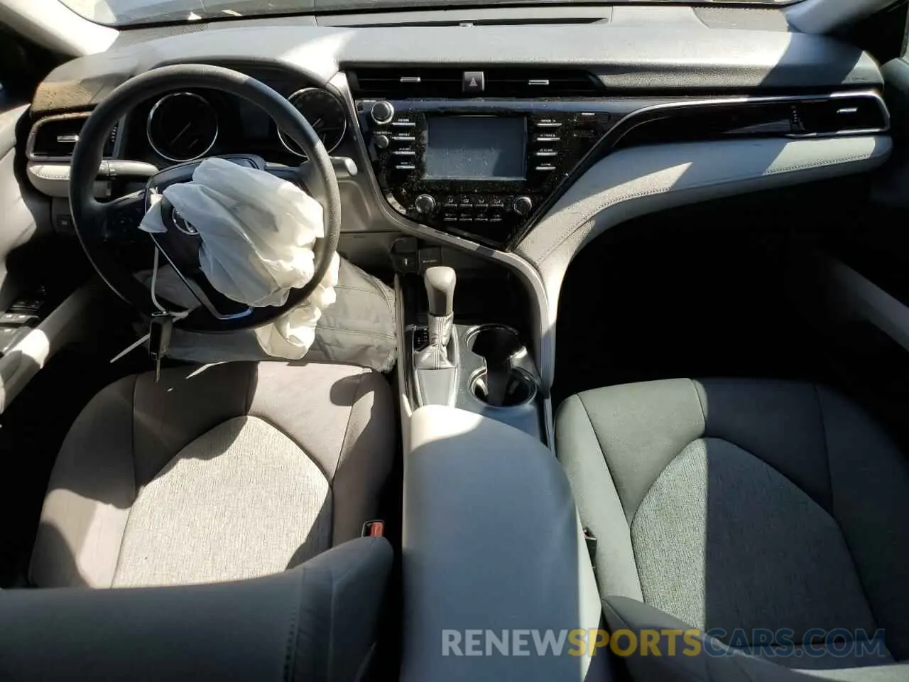8 Photograph of a damaged car 4T1B11HK4KU681885 TOYOTA CAMRY 2019
