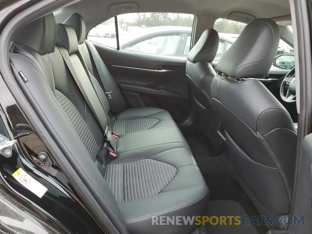 10 Фотография поврежденного автомобиля 4T1B11HK4KU687301 TOYOTA CAMRY 2019
