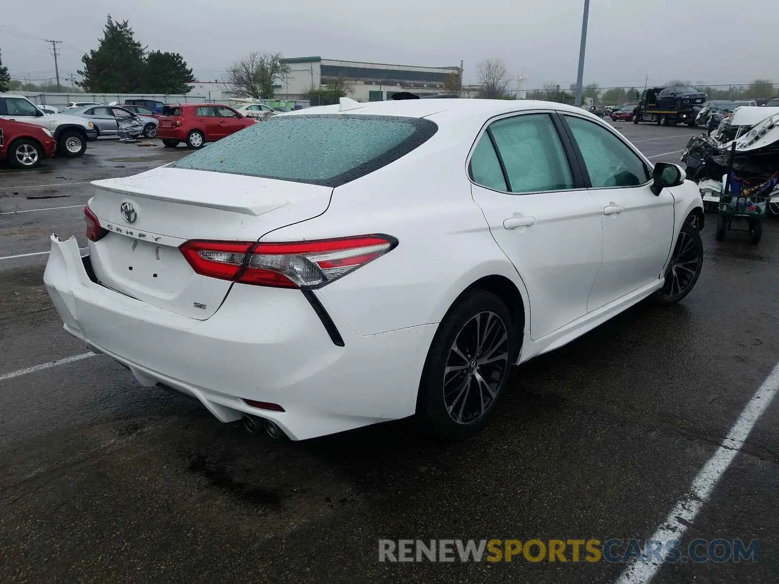 4 Photograph of a damaged car 4T1B11HK4KU689758 TOYOTA CAMRY 2019