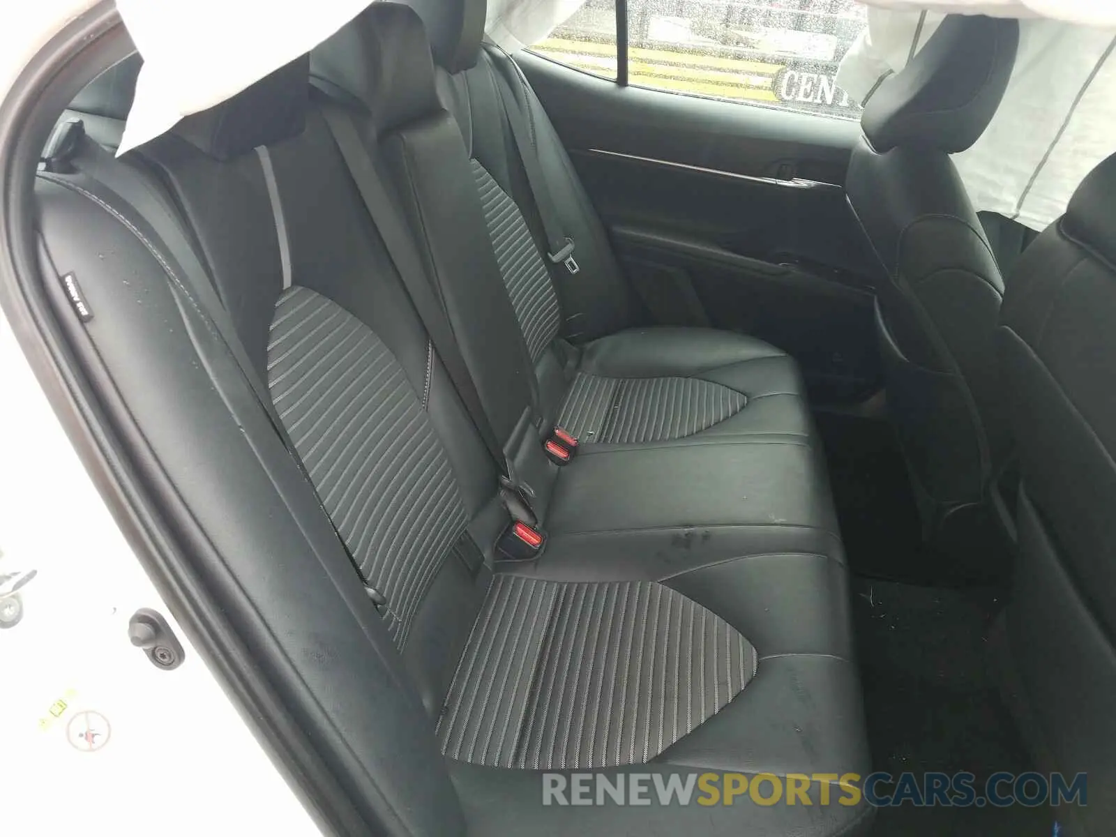 6 Photograph of a damaged car 4T1B11HK4KU689758 TOYOTA CAMRY 2019