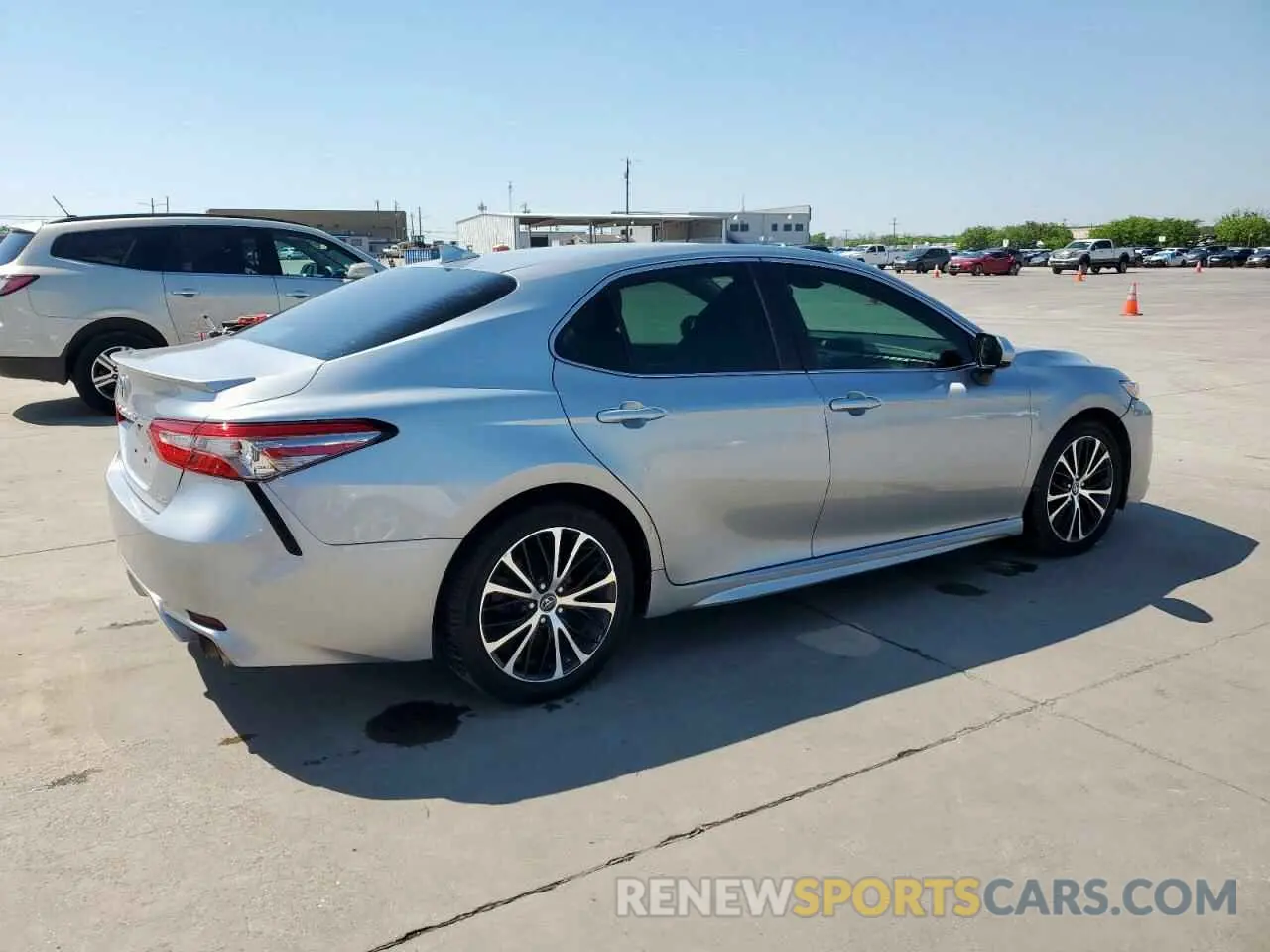 3 Photograph of a damaged car 4T1B11HK4KU690196 TOYOTA CAMRY 2019