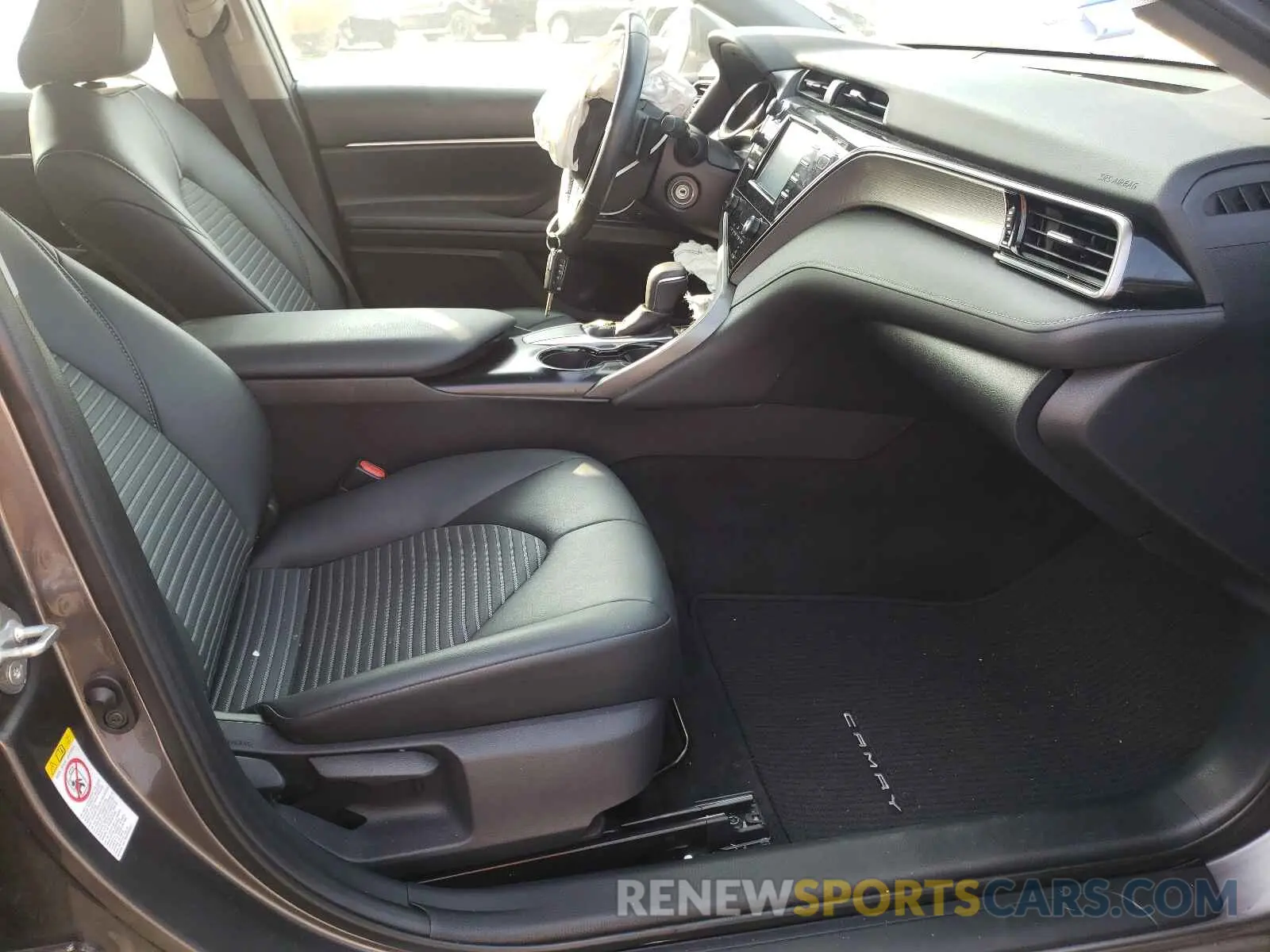 5 Photograph of a damaged car 4T1B11HK4KU699271 TOYOTA CAMRY 2019
