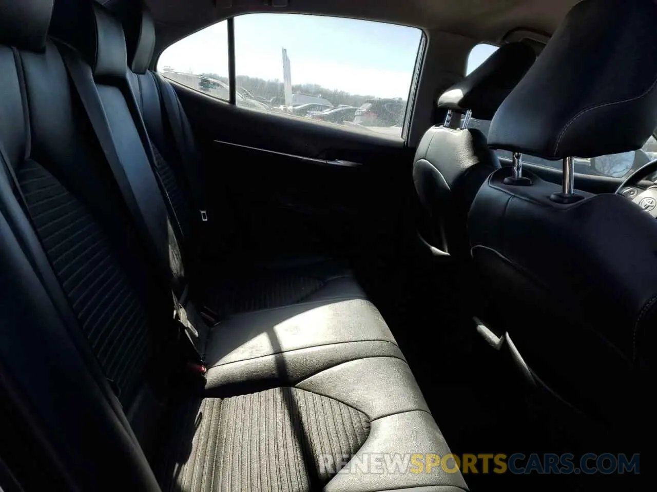 10 Фотография поврежденного автомобиля 4T1B11HK4KU711726 TOYOTA CAMRY 2019