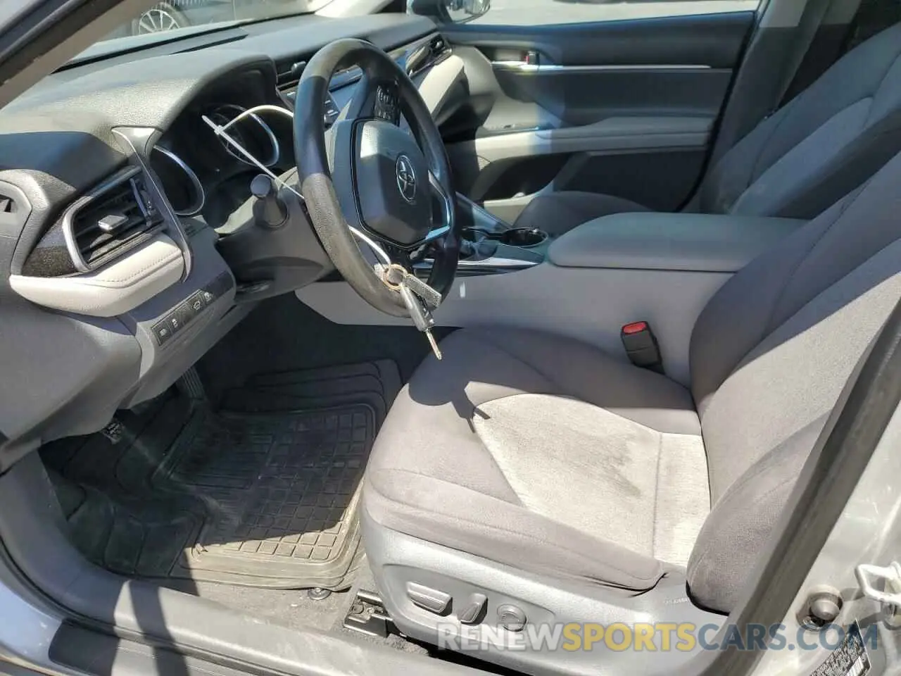 7 Фотография поврежденного автомобиля 4T1B11HK4KU713301 TOYOTA CAMRY 2019