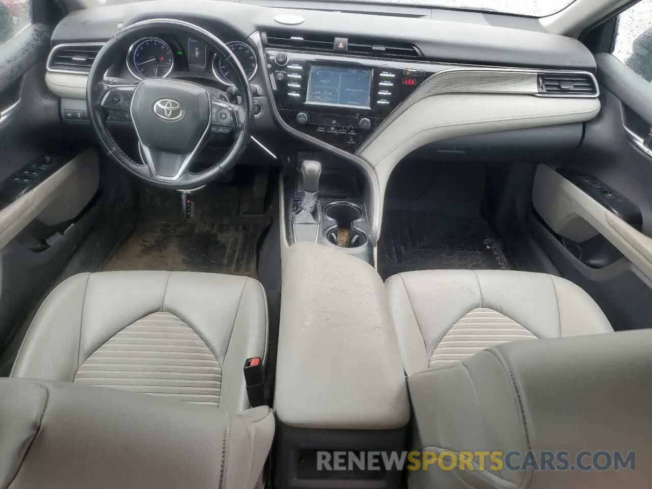 8 Фотография поврежденного автомобиля 4T1B11HK4KU717798 TOYOTA CAMRY 2019