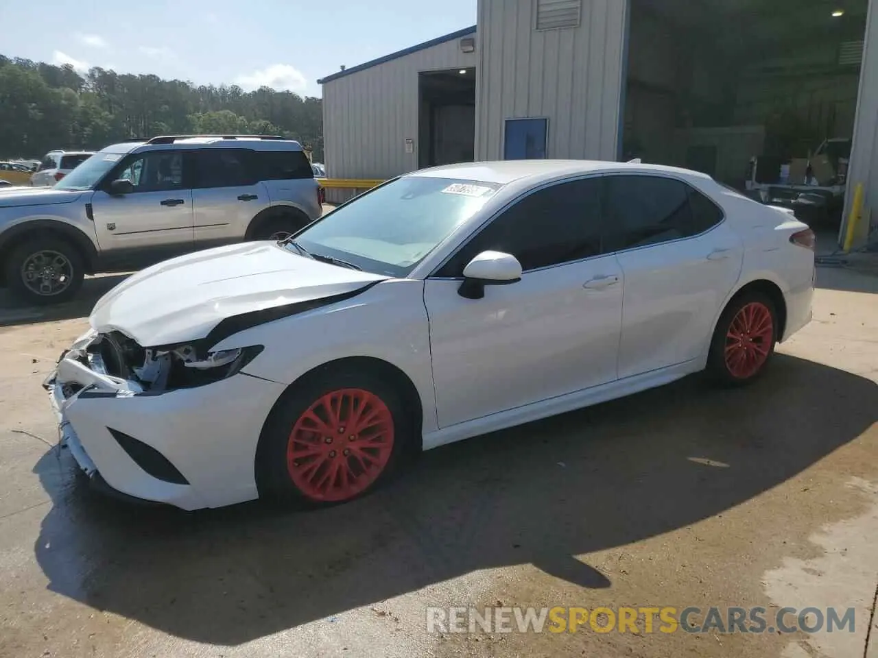1 Фотография поврежденного автомобиля 4T1B11HK4KU718014 TOYOTA CAMRY 2019