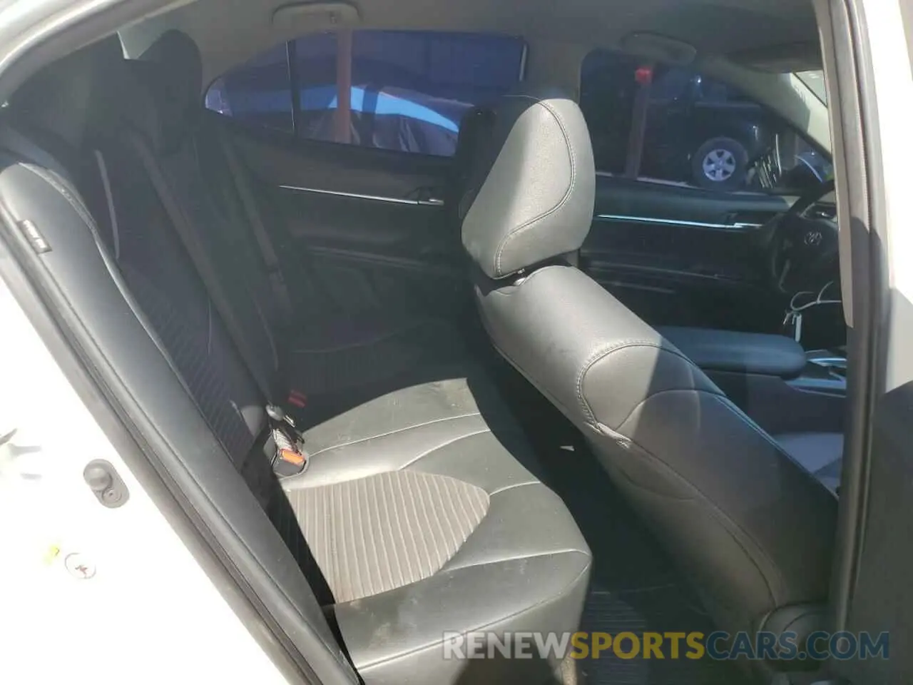 10 Фотография поврежденного автомобиля 4T1B11HK4KU718014 TOYOTA CAMRY 2019