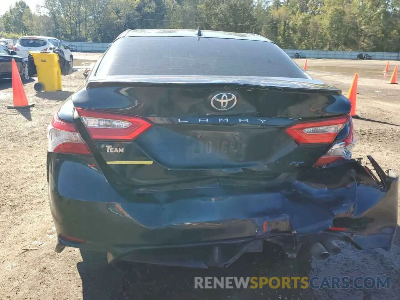 6 Photograph of a damaged car 4T1B11HK4KU721088 TOYOTA CAMRY 2019