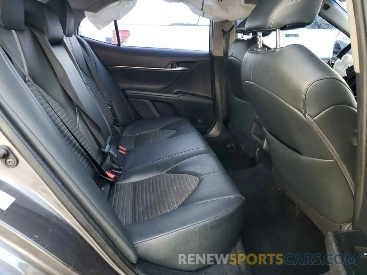 10 Photograph of a damaged car 4T1B11HK4KU723519 TOYOTA CAMRY 2019