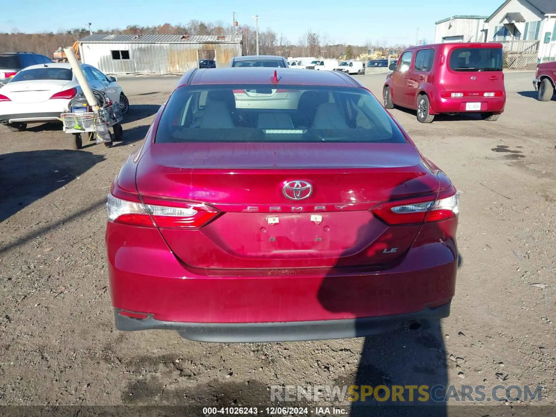 16 Photograph of a damaged car 4T1B11HK4KU732804 TOYOTA CAMRY 2019