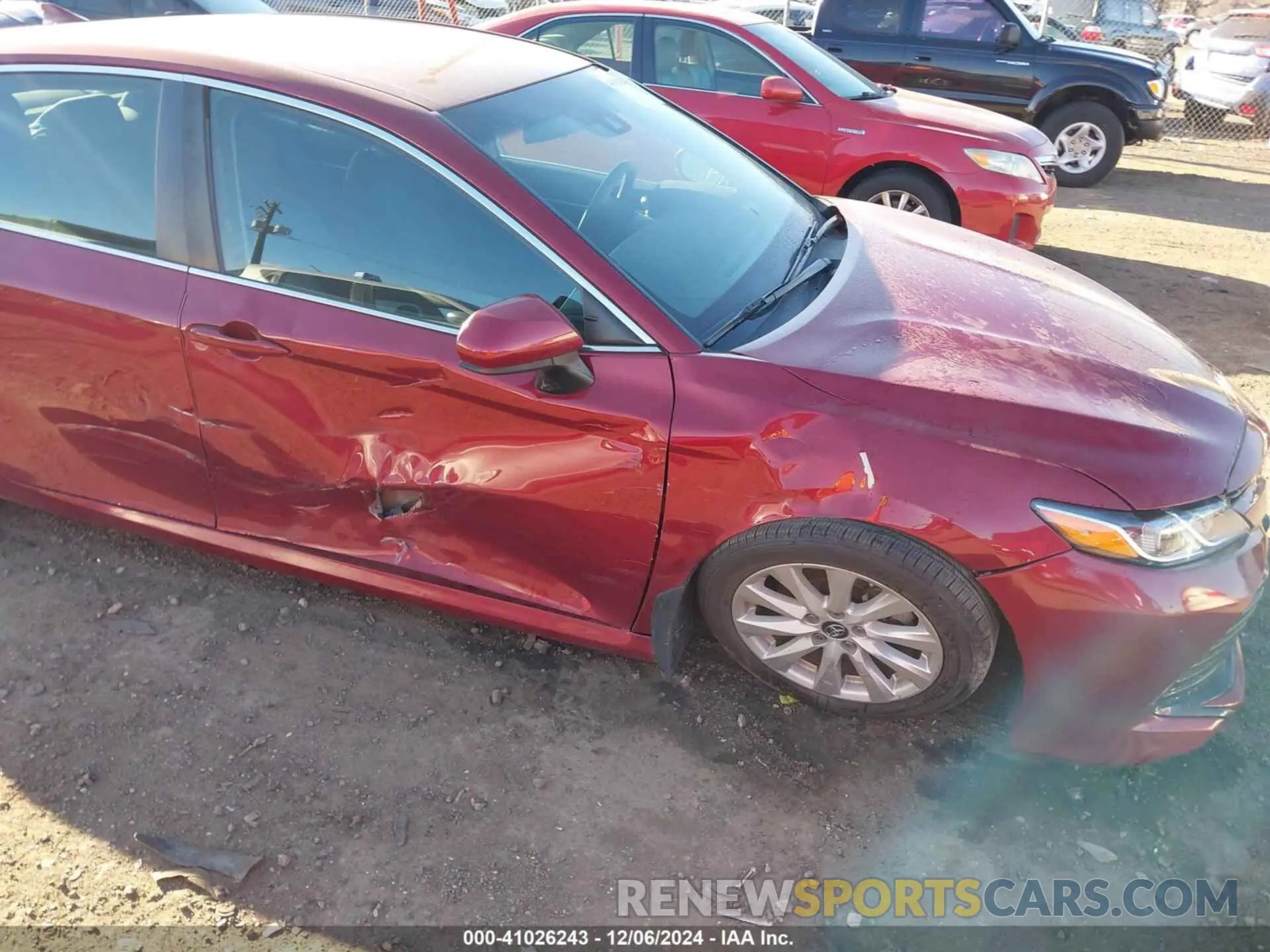 6 Photograph of a damaged car 4T1B11HK4KU732804 TOYOTA CAMRY 2019