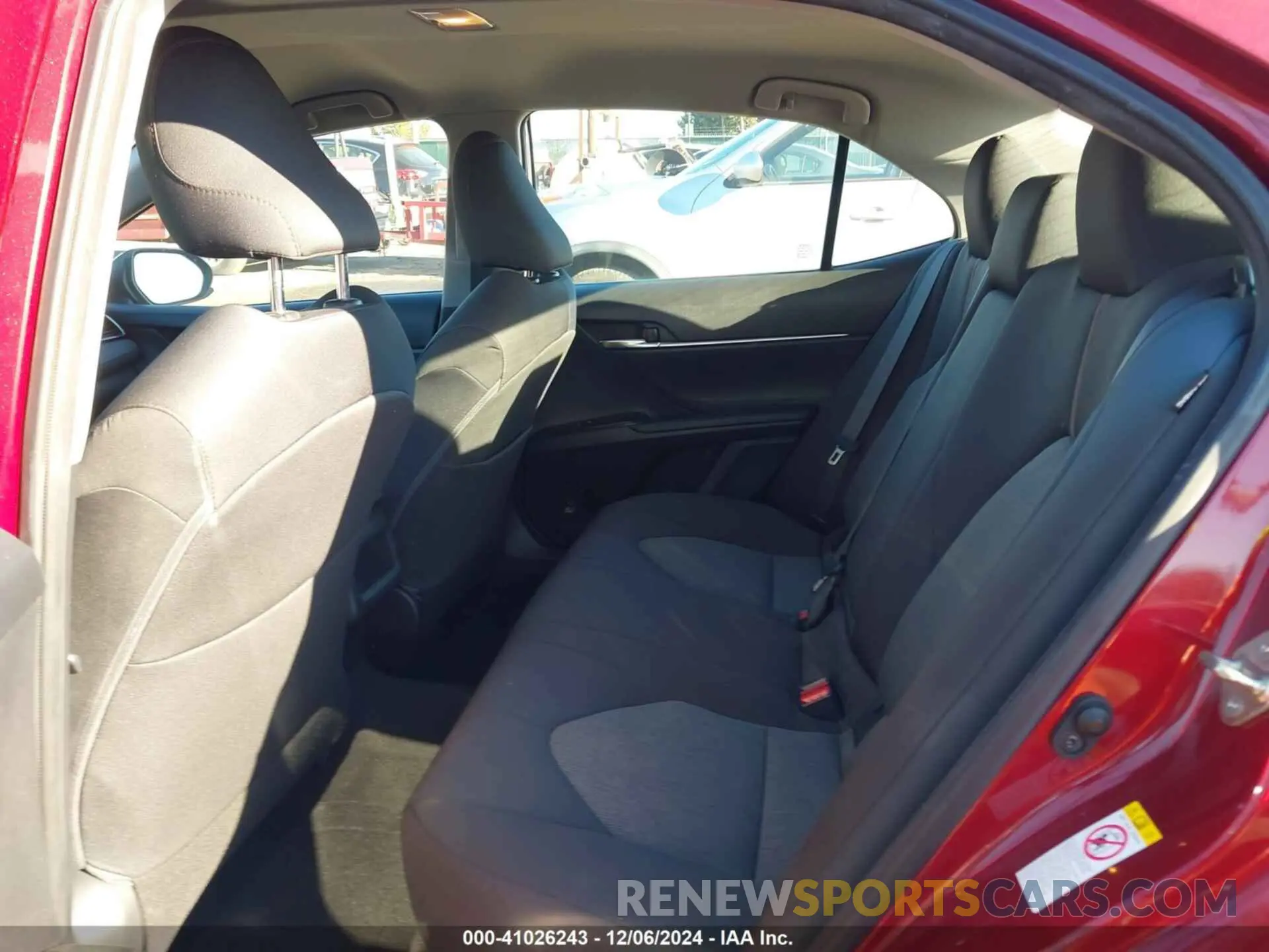 8 Photograph of a damaged car 4T1B11HK4KU732804 TOYOTA CAMRY 2019