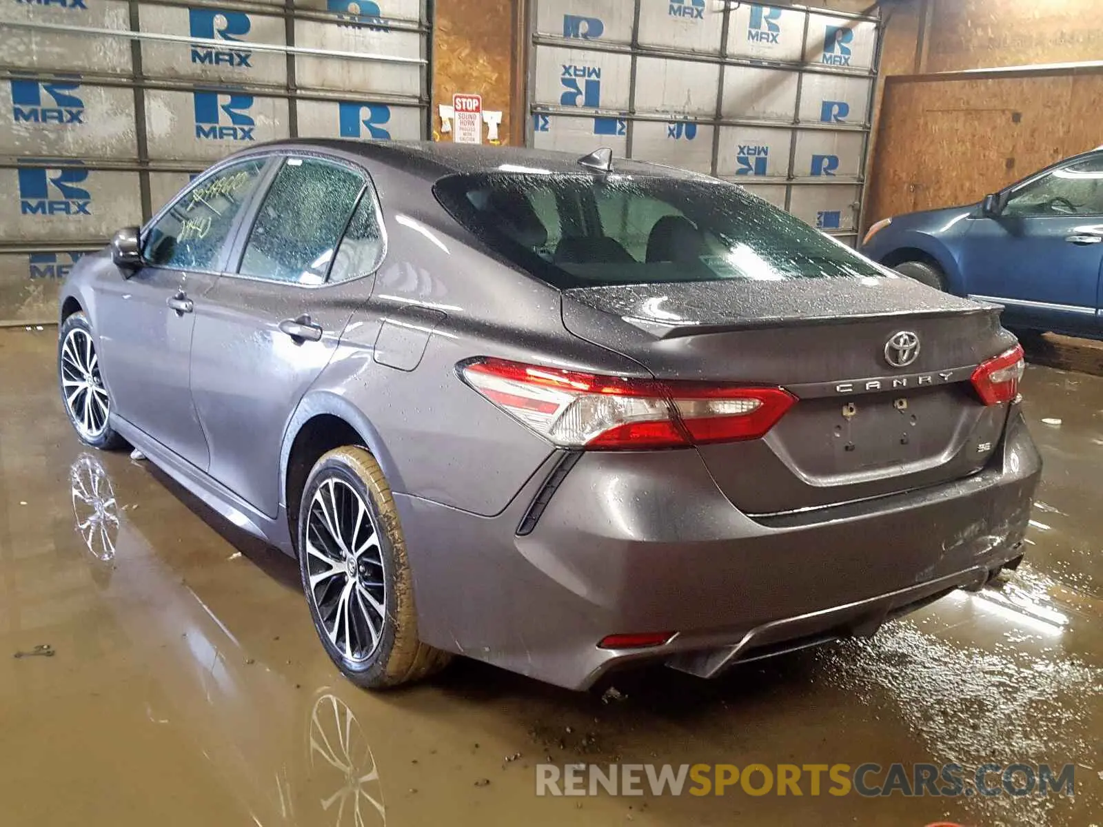 3 Photograph of a damaged car 4T1B11HK4KU733399 TOYOTA CAMRY 2019