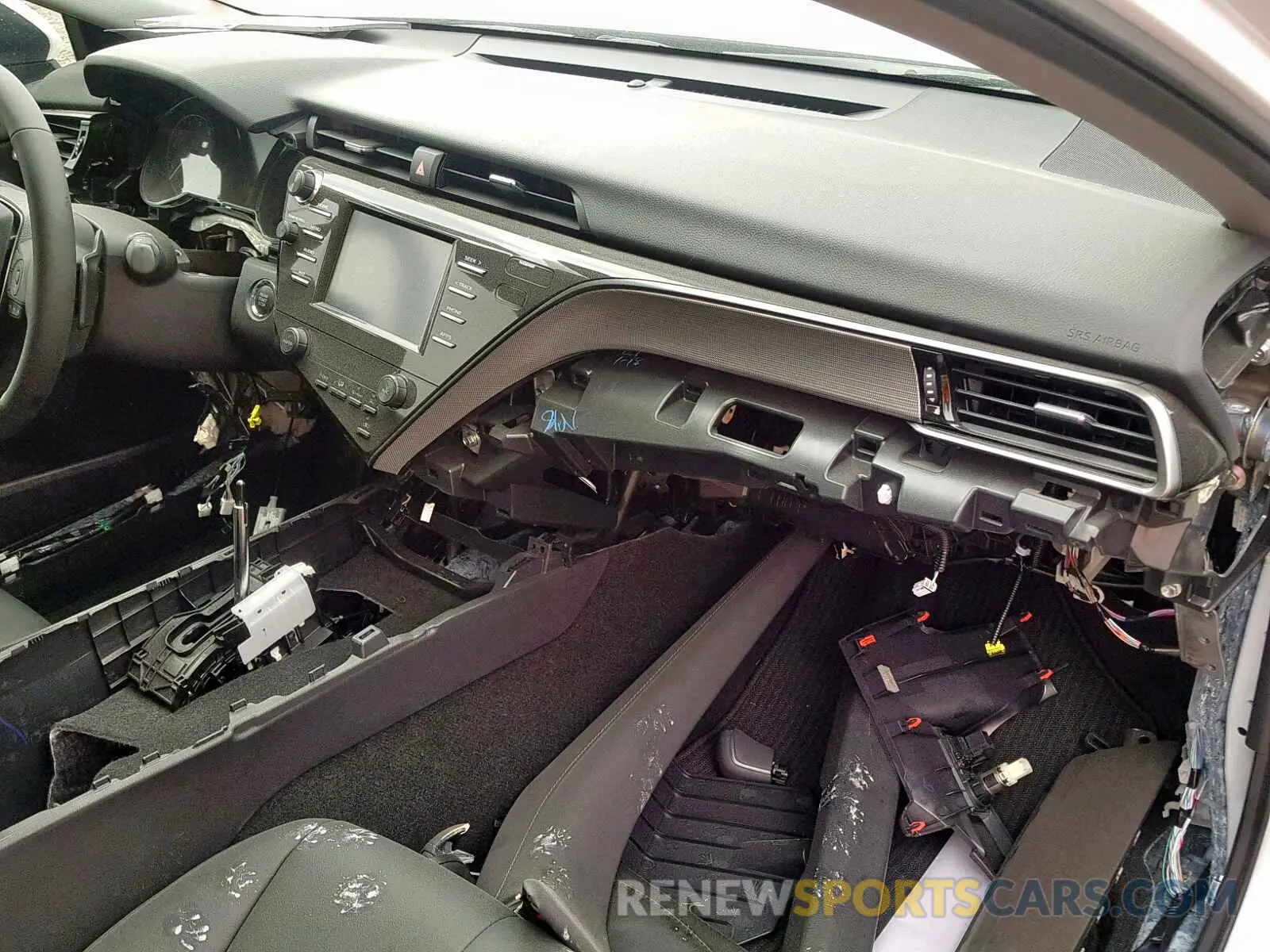 9 Photograph of a damaged car 4T1B11HK4KU739252 TOYOTA CAMRY 2019