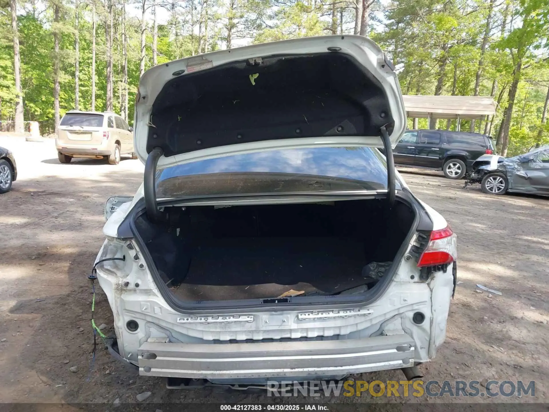 17 Фотография поврежденного автомобиля 4T1B11HK4KU743270 TOYOTA CAMRY 2019